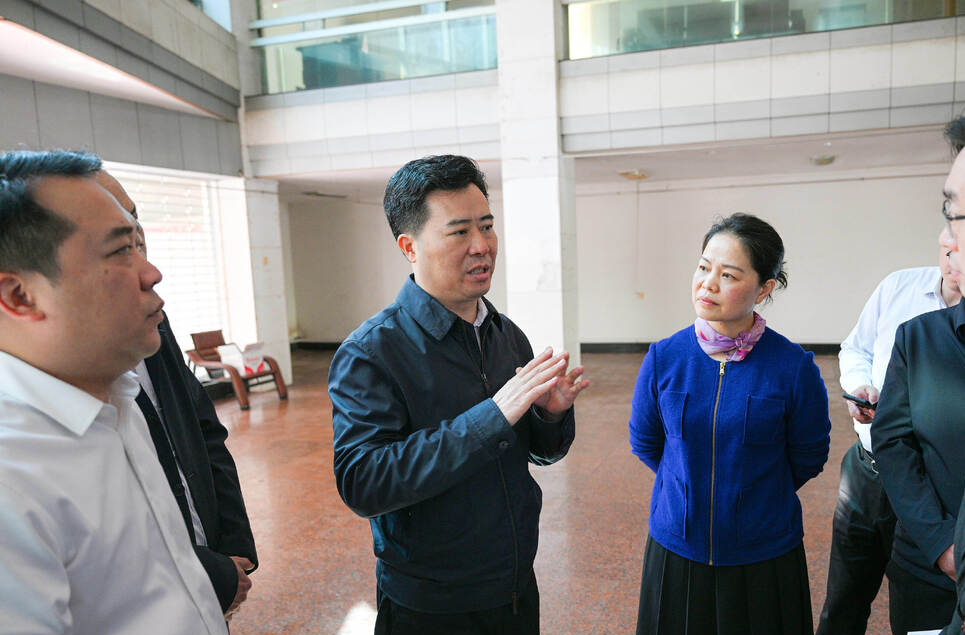 黎春秋调研市创新创业孵化基地建设及重点民生实事工作时要求 用心用情推进民生实事落地见效 不断满足人民对美好生活的向往