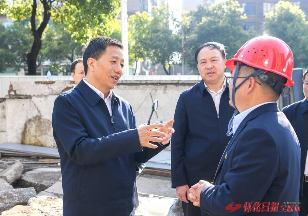 许忠建：以奋勇争先的精神状态攻坚克难