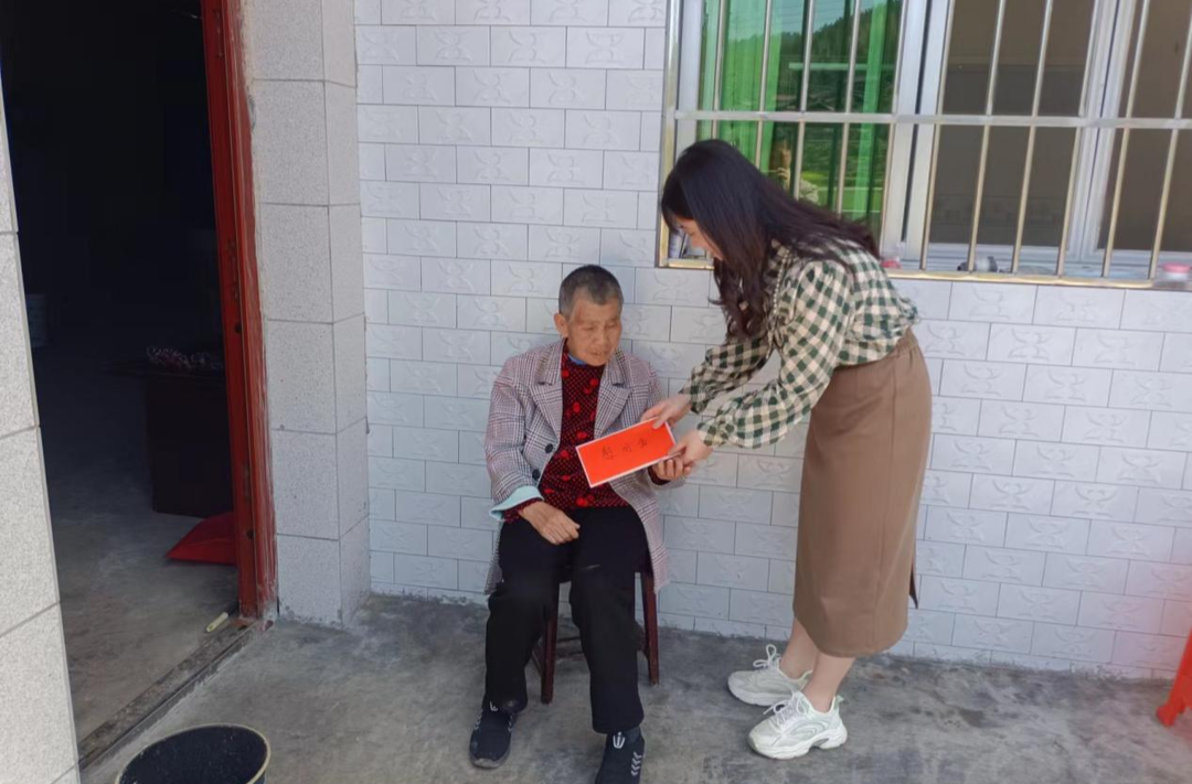 新店坪镇：点亮“微”心愿 情暖百姓心