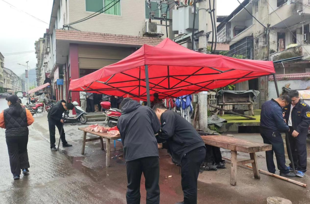 冷水溪乡开展集镇人居环境整治大行动