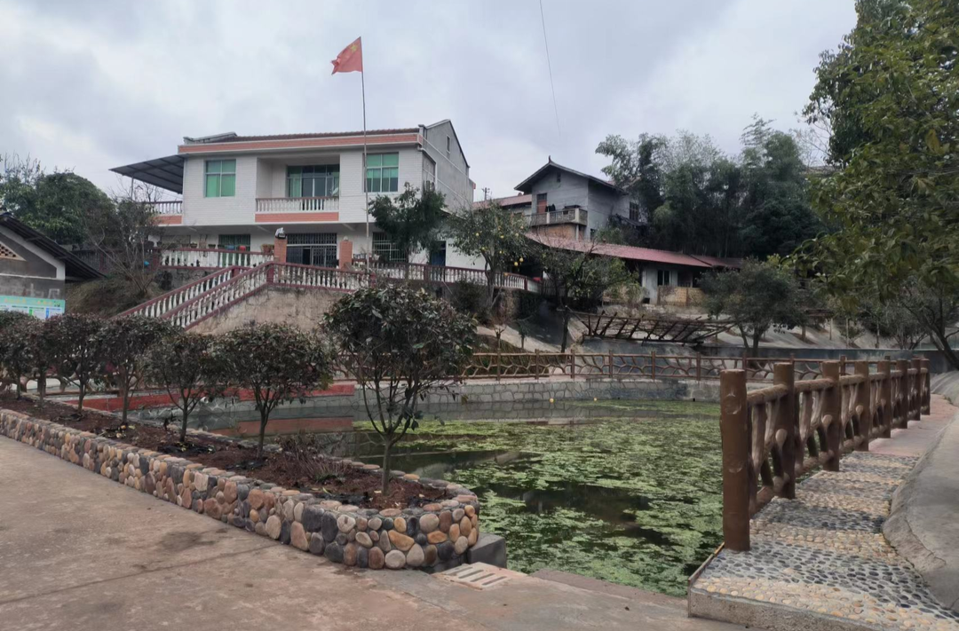 晓坪乡：监督助力人居环境换“新颜”