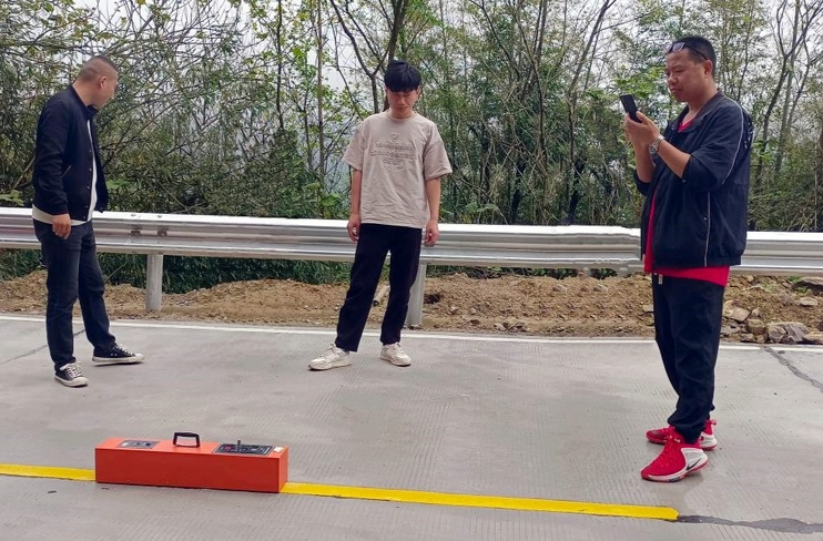 拧紧“责任螺丝”，高标准建设“四好农村路”