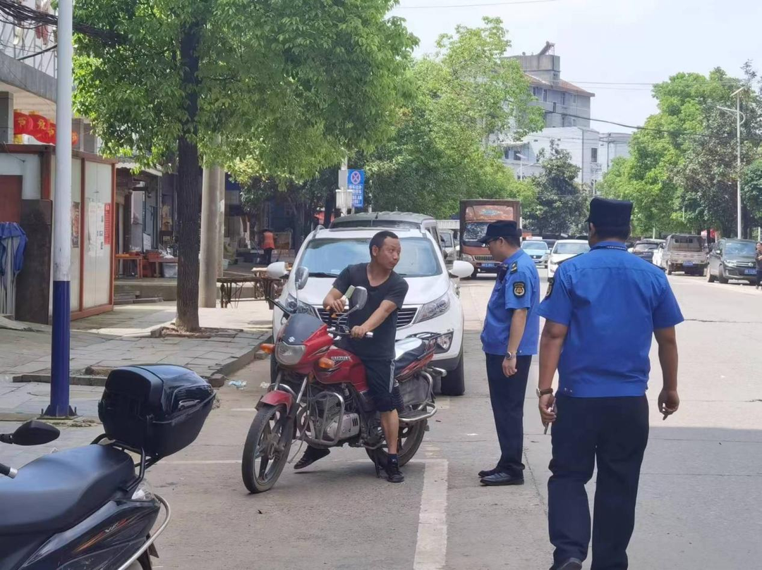 罗旧镇：护航道路交通安全 守护“五一”假期出行