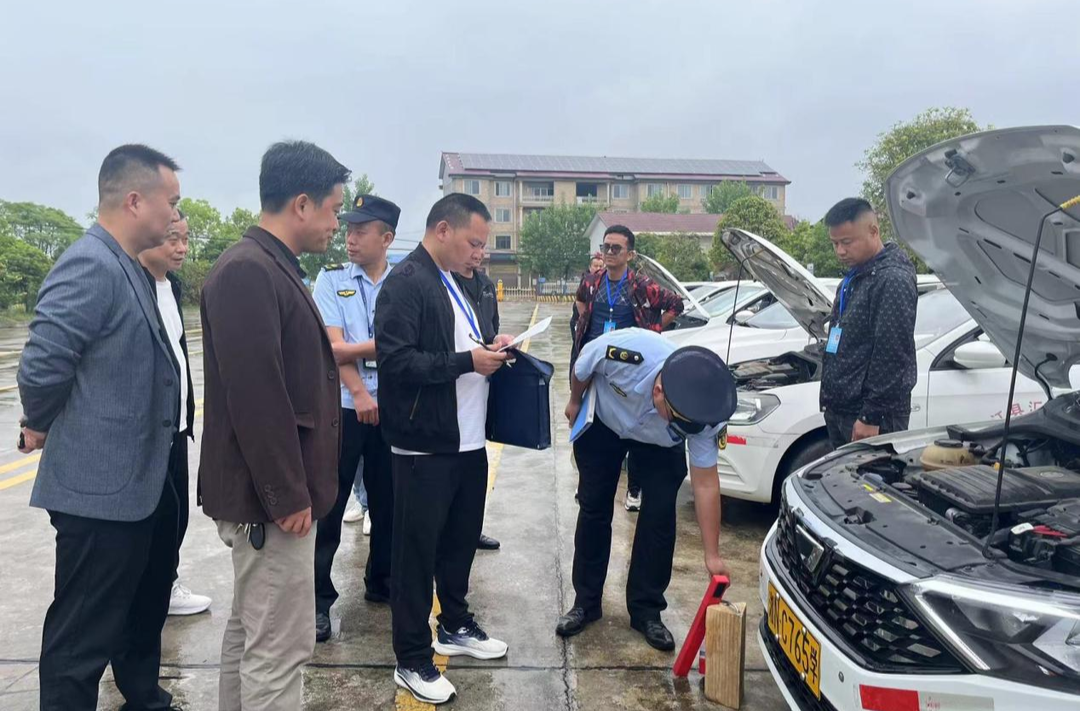 芷江道路运输服务中心抓紧抓实汛期及“五一”节前安全生产工作