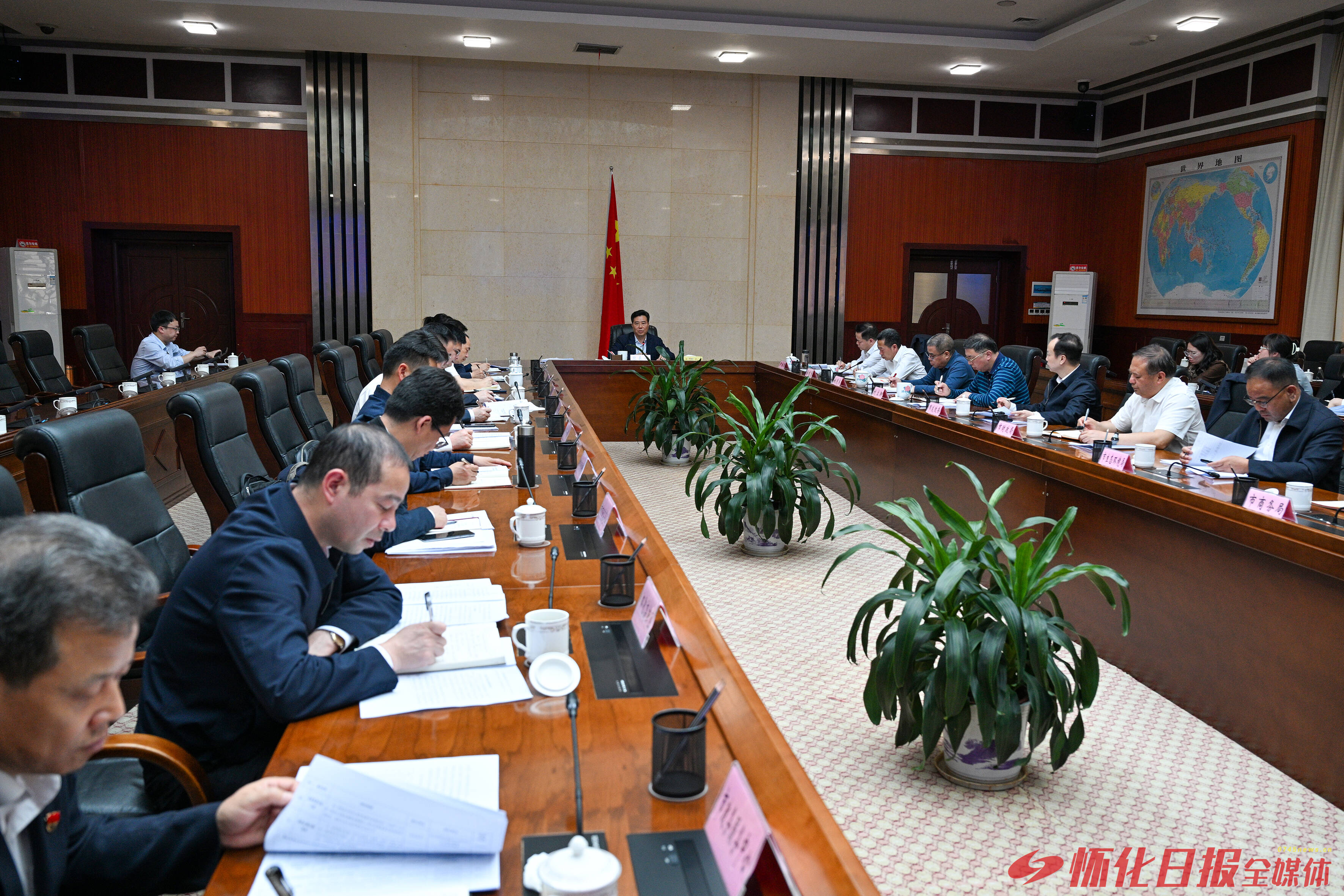 黎春秋专题调度社会物流总费用与GDP比率相关工作时要求：有效降低全社会物流成本 以高质量物流推动高质量发展