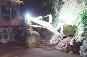 芷江公路建设养护中心：积极处置公路塌方 确保公路安全畅通