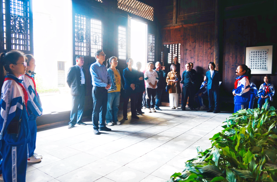 芷江河西小学开展阅读创新教育活动