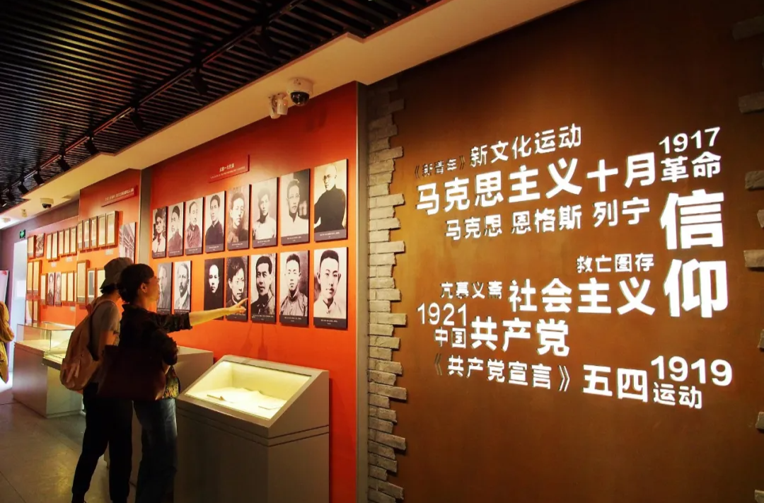为什么说铸牢中华民族共同体意识源自马克思主义民族融合理念与共同体思想