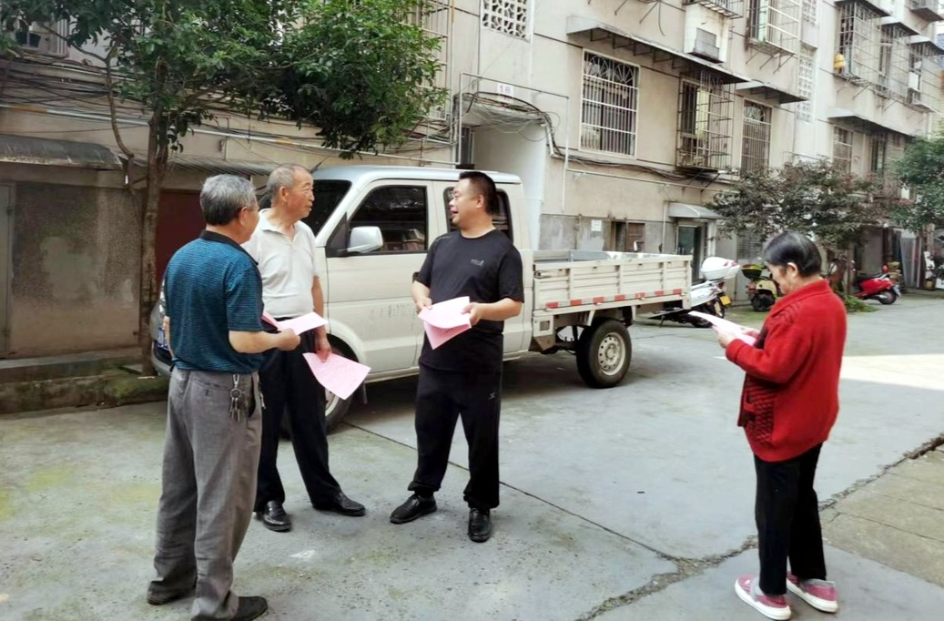 芷江工商联界别委员工作室开展未成年人走访关爱活动