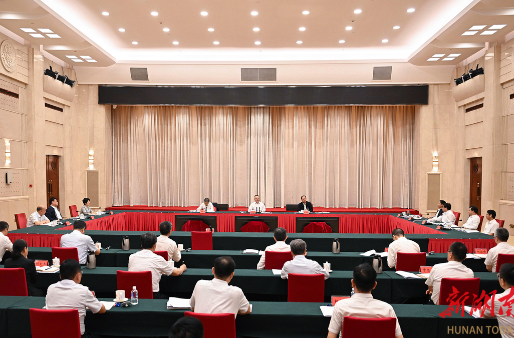 沈晓明：全面落实河湖长制 以高度政治责任感“守护好一江碧水”