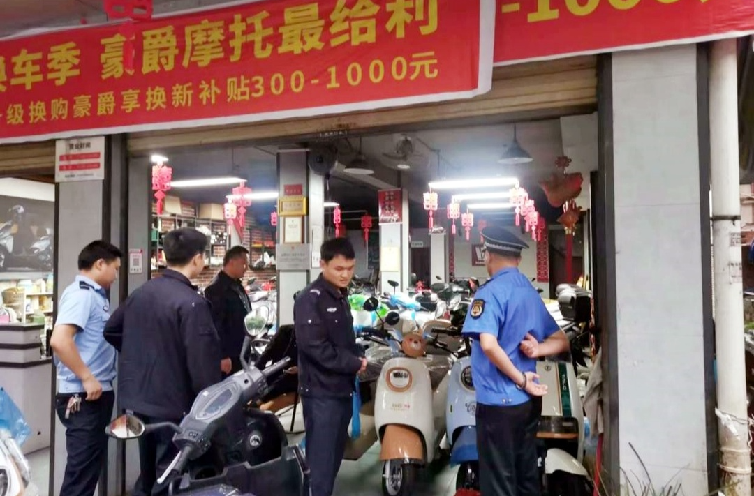土桥镇开展电动车专项夜查和宣传行动