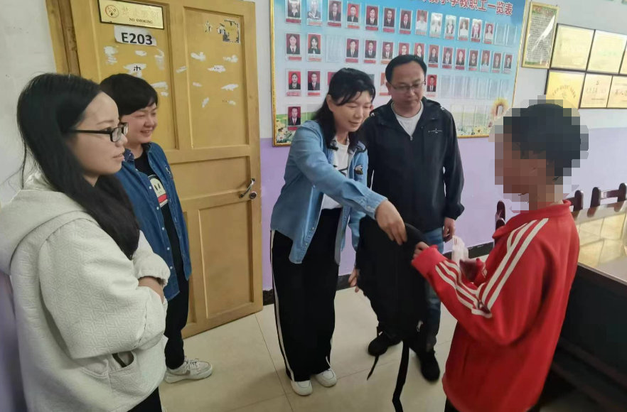 走访慰问困境儿童，点滴关爱温暖童心