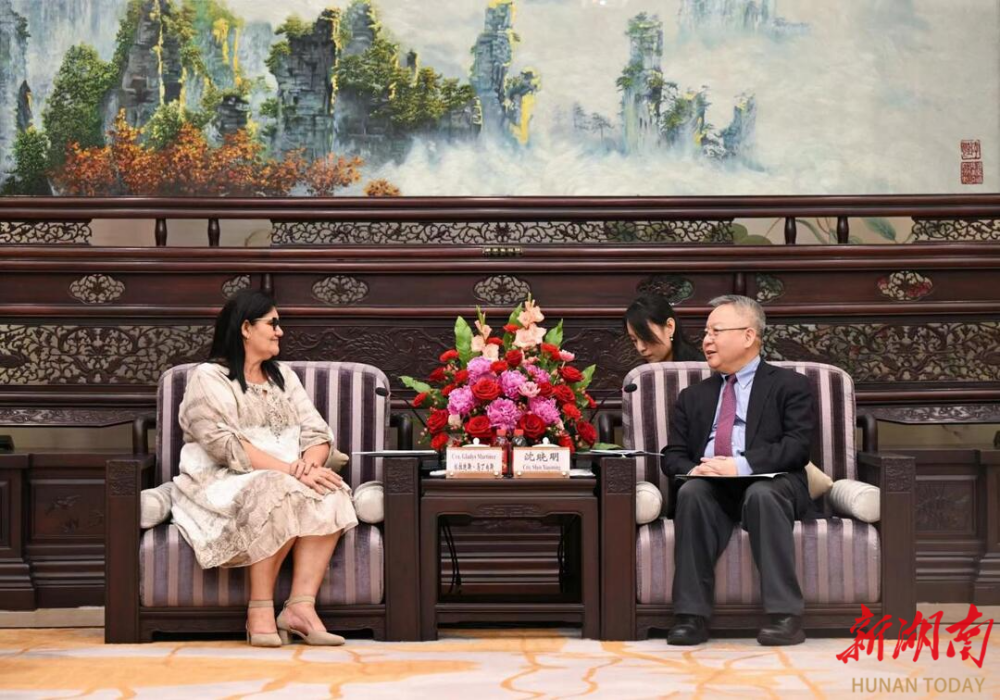 沈晓明会见古巴共产党干部考察团