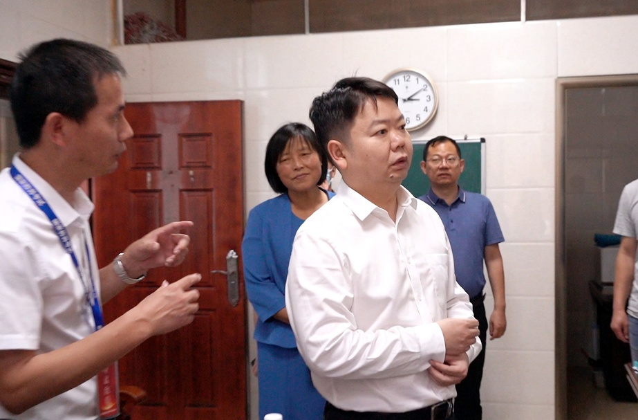 梁志平在检查高考准备工作时强调 精心精细做好服务保障工作 为侗乡学子逐梦圆梦保驾护航