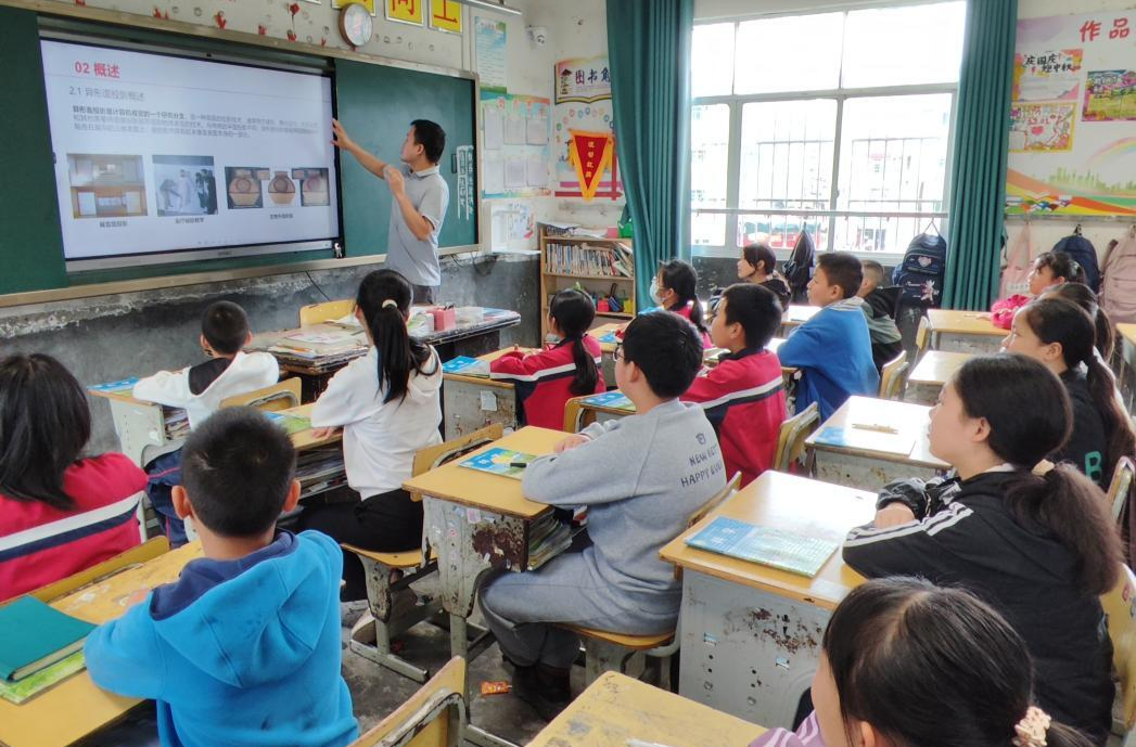 播撒希望种子：芷江县开展“青苗行动”教育帮扶系列活动