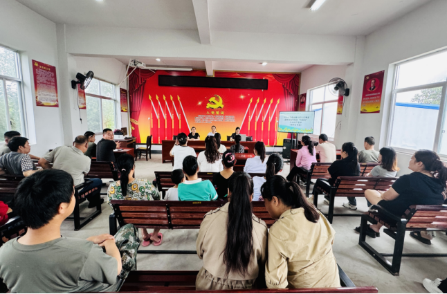 晓坪乡妇联：携手千万家 共育“向阳花”