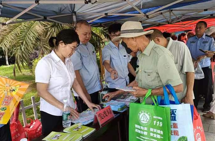 芷江开展“信用记录关爱日”宣传活动