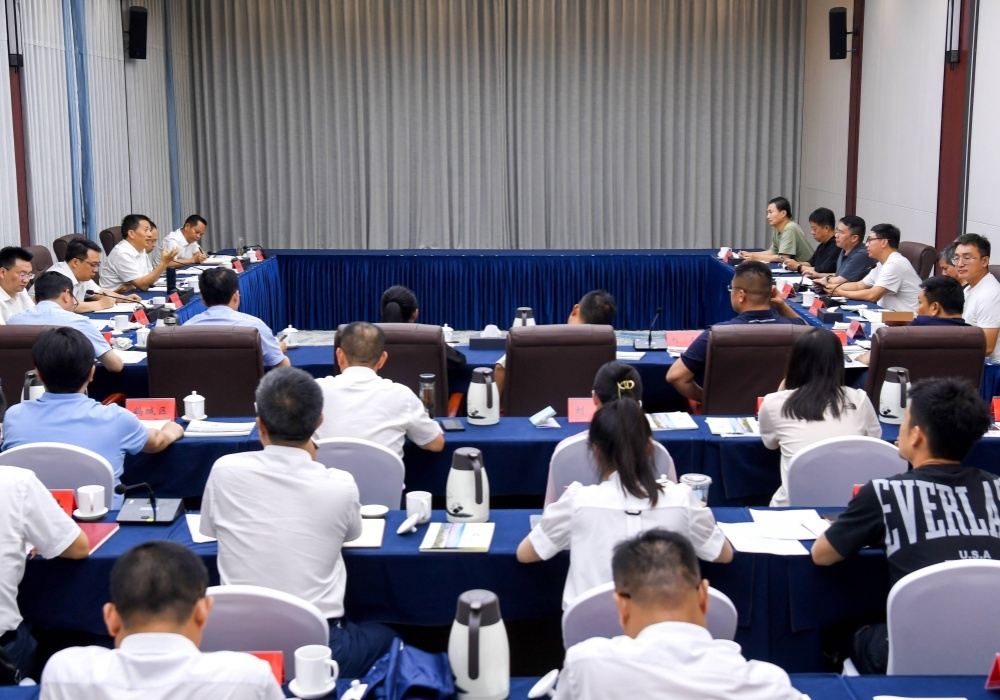 许忠建与海南国际文创周企业家专家代表团一行座谈
