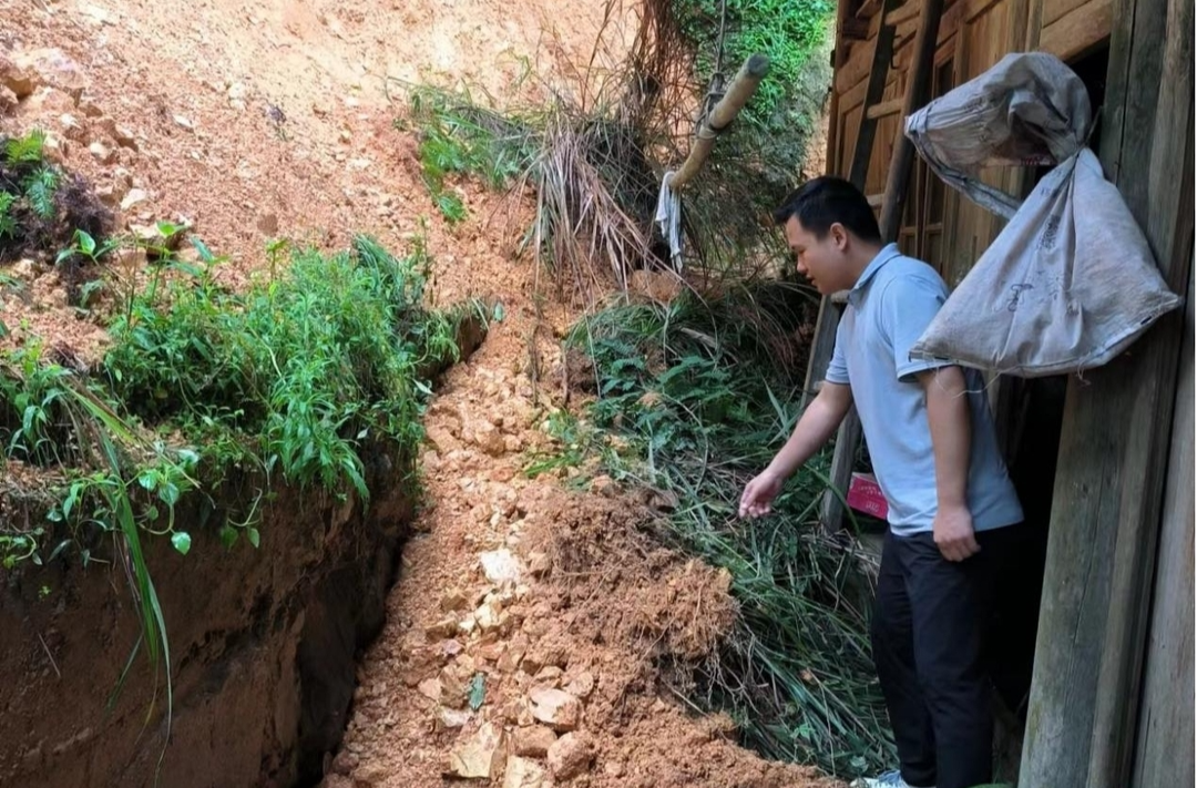 冷水溪乡冷水溪村：开展地质灾害点排查行动