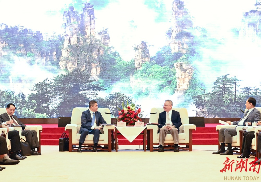 沈晓明会见中越人民论坛参会代表