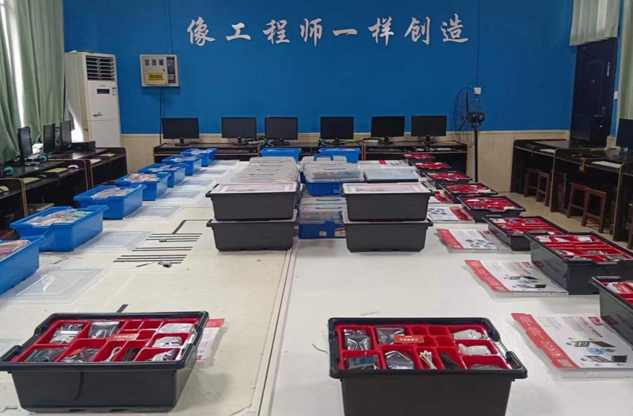 芷江科协为农村中学科技馆建设出谋划策