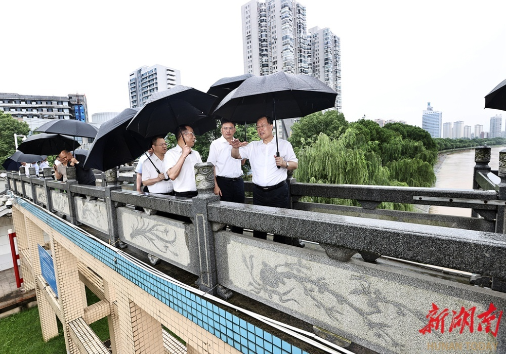 毛伟明在常德指导检查防汛抗灾工作