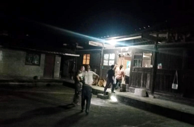 罗卜田乡半冲村：暴雨前连夜转移群众至安全安置点