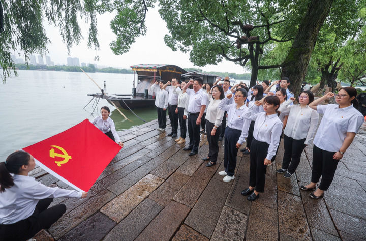 确保党始终成为时代先锋、民族脊梁——写在中国共产党成立103周年之际