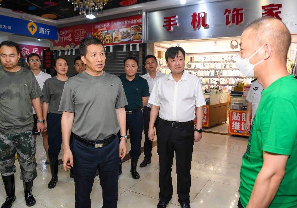 ​许忠建：抓紧恢复正常生产生活秩序