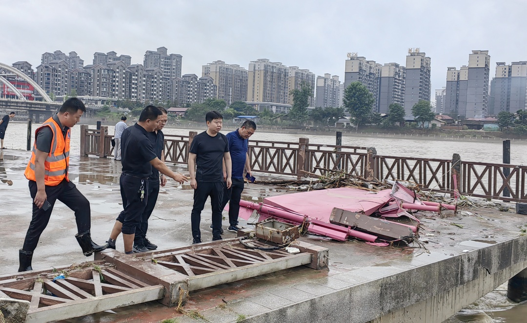 梁志平研判防汛形势和调研灾后恢复时强调 全力打好最后一战 抓紧恢复正常生产生活