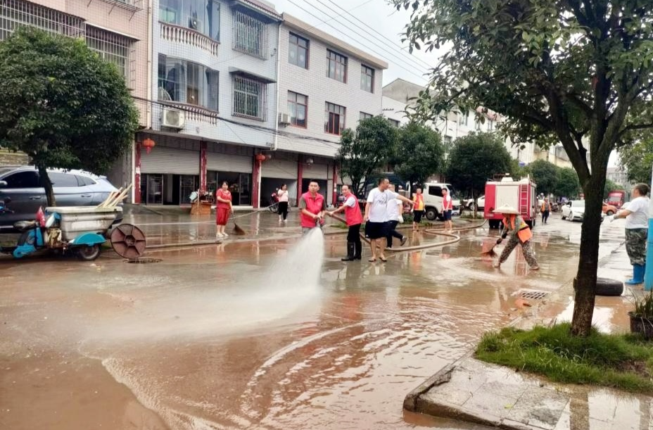 岩桥镇：风雨同心，全力以赴备战汛后清淤