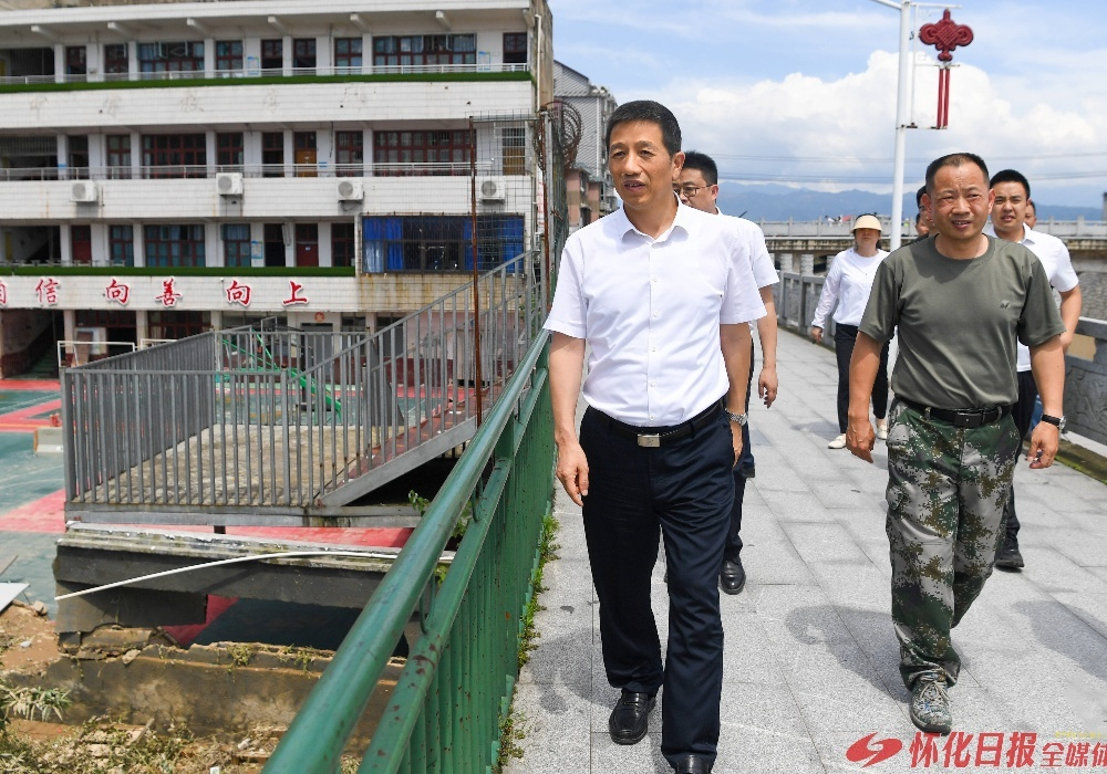许忠建在溆浦县督导检查救灾工作