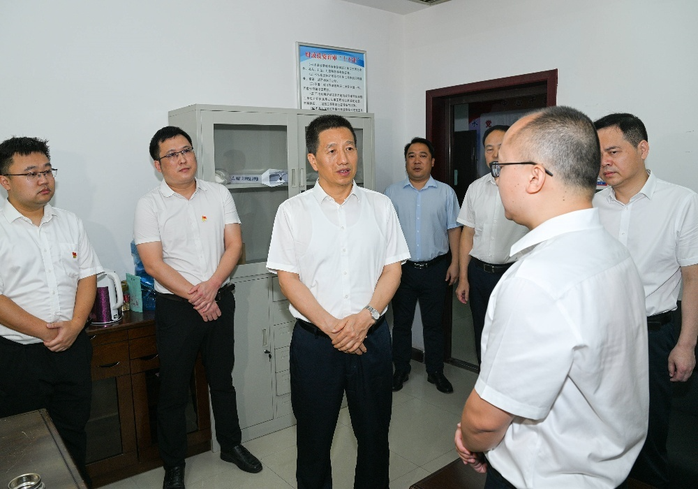 许忠建专题调研数字化发展工作