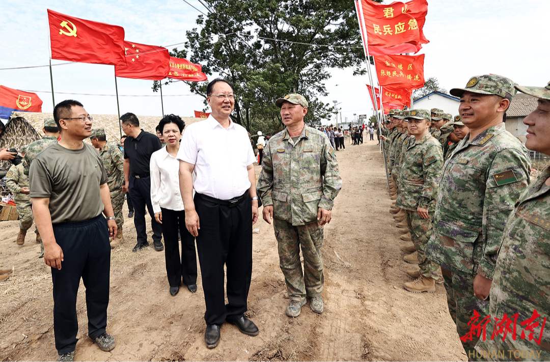 毛伟明慰问一线抢险人员：再接再厉战斗到底 不获全胜决不收兵