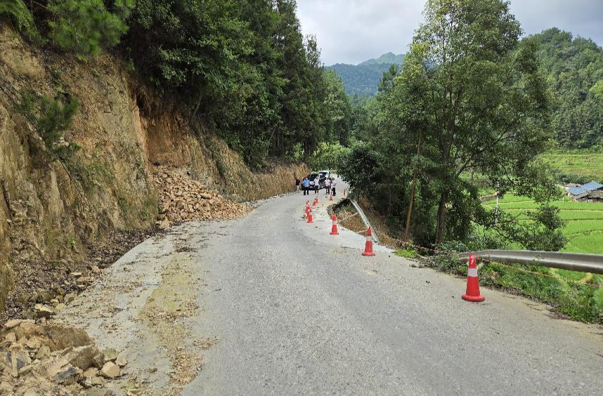 芷江：交通部门“全面撒网” 重点开展公路灾毁重建工作