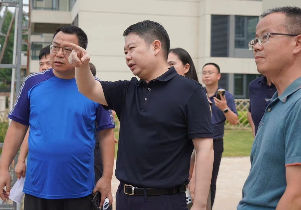 梁志平专题调研项目征拆和灾后恢复工作
