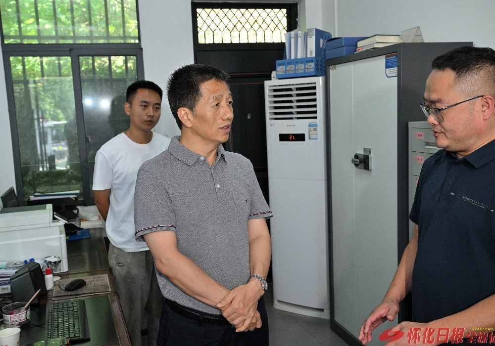 许忠建在沅陵县乡镇督导检查工作