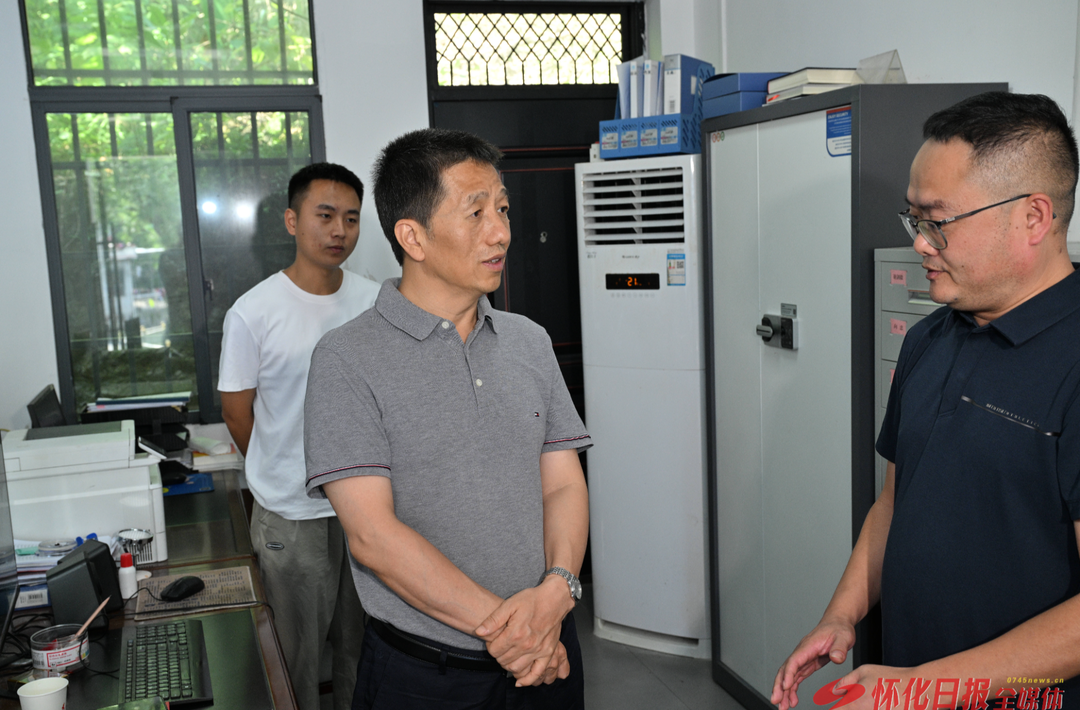 许忠建在沅陵县乡镇督导检查工作