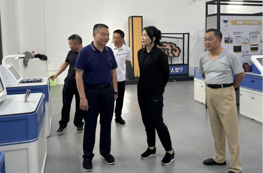 市科协主席陈海霞一行莅临我县调研指导工作
