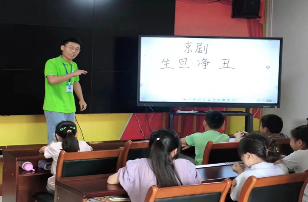 芷江：特色课程进社区，点亮“七彩”童年梦