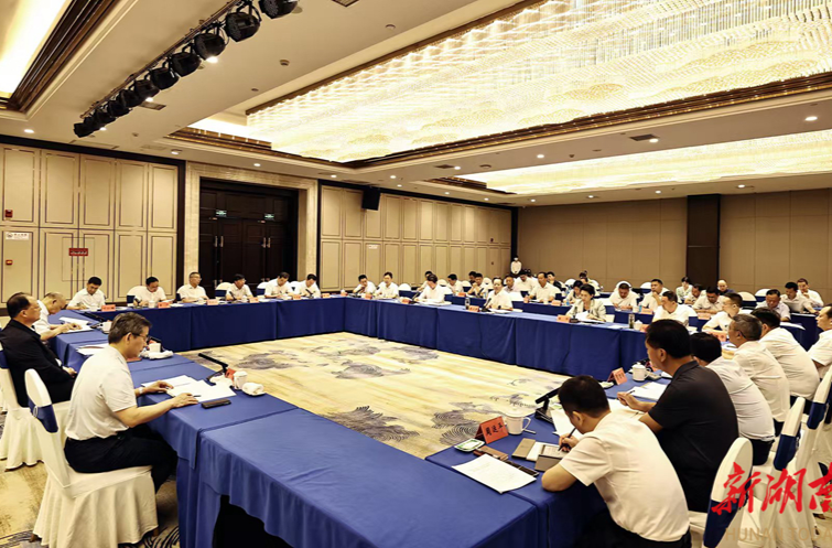 毛伟明出席“锰三角”矿业污染综合整治专题会