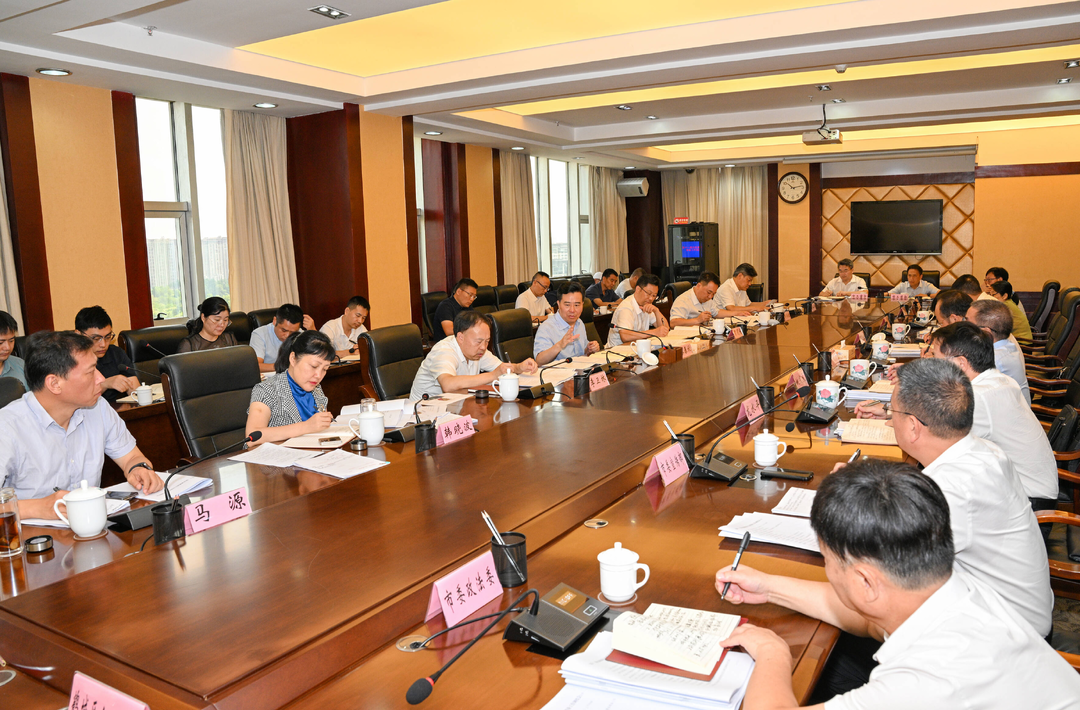 黎春秋主持召开第十一届全球湘商大会怀化市筹备工作调度会