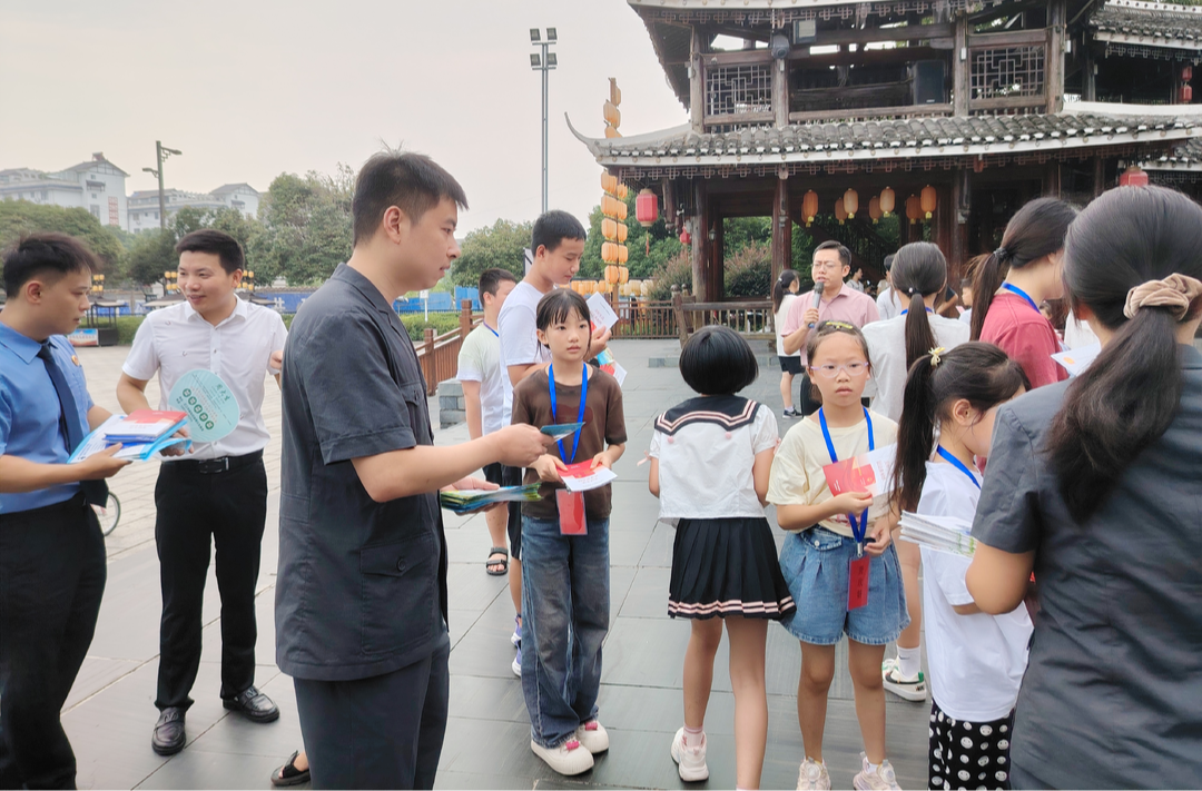 芷江人民法院：加强宣传引导  共护绿水青山