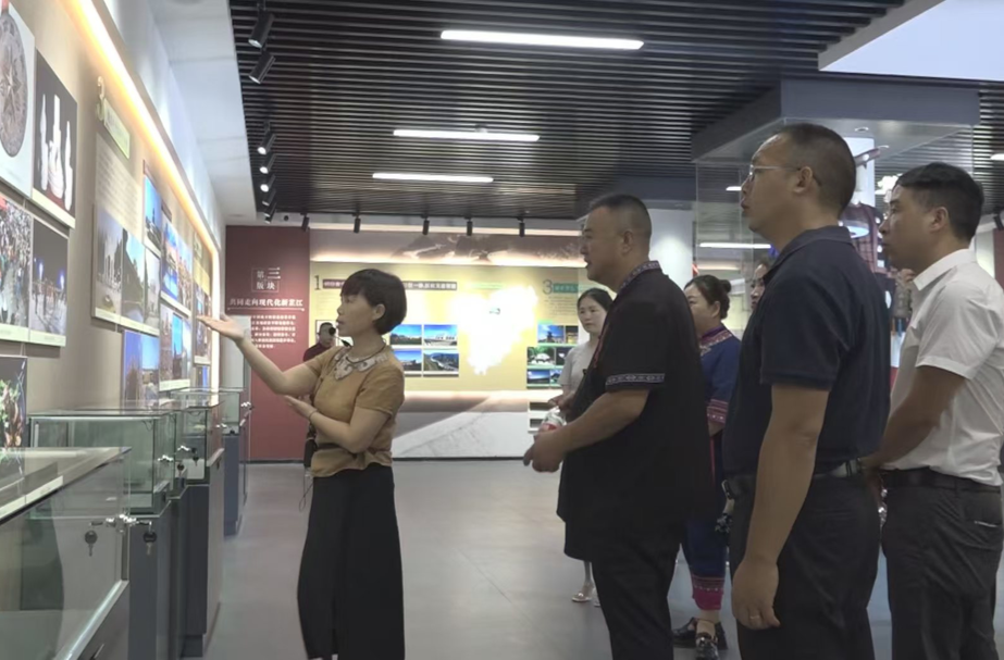 浙江景宁畲族自治县考察组一行来芷考察