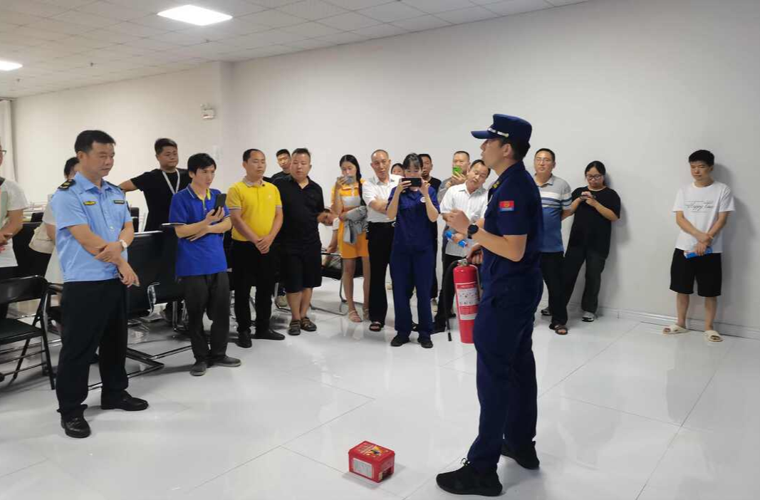 芷江：安全知识进企业， 全力优化营商环境