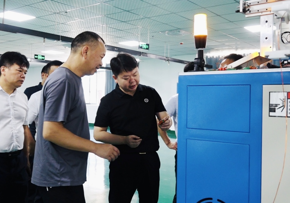 梁志平在县产业开发区调研时强调 着力抓好项目落地和企业服务 加快建设五好园区