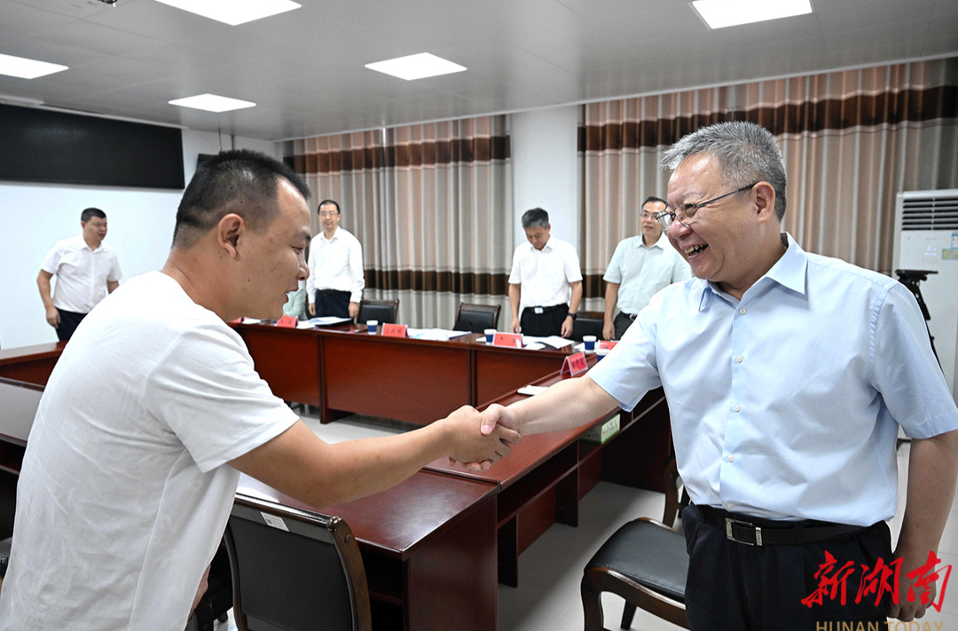 沈晓明在新邵县下沉接访