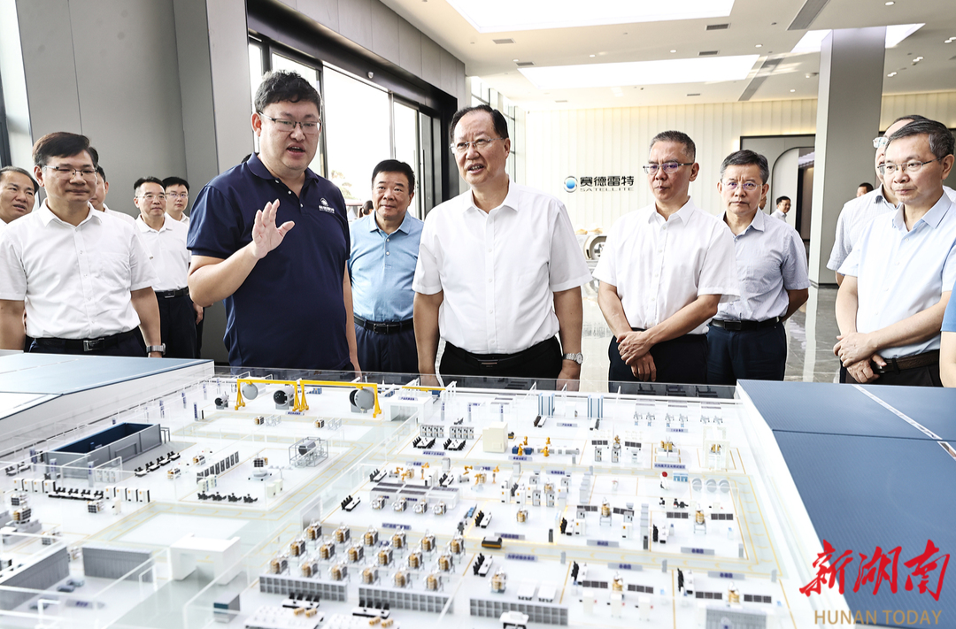 毛伟明在株洲参加省人大代表小组主题活动调研北斗产业发展