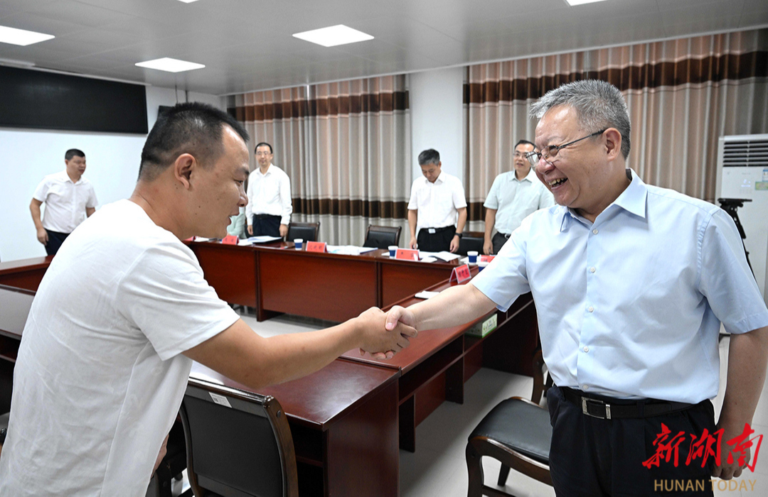 沈晓明在新邵县下沉接访