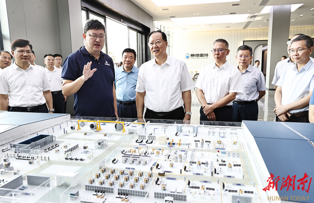 毛伟明在株洲参加省人大代表小组主题活动调研北斗产业发展